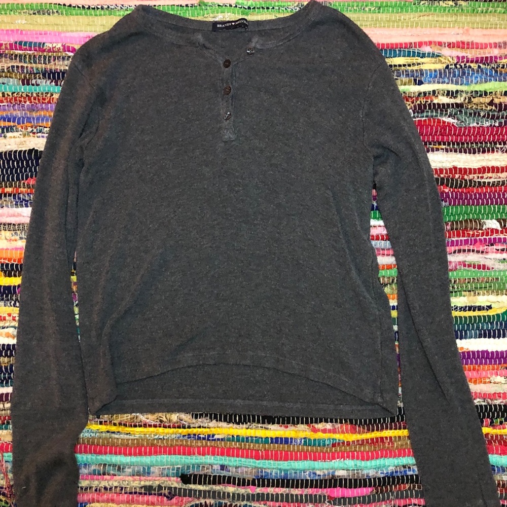 Long sleeve gray t-shirt